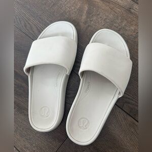 lululemon athletica Women's Cream Slide Sandals